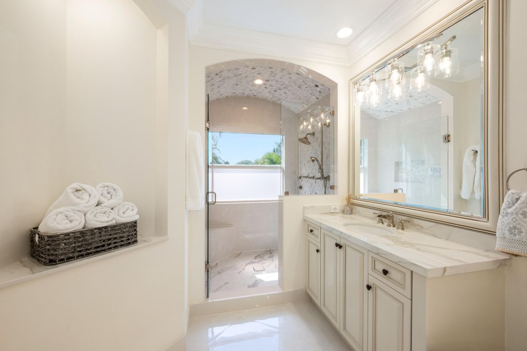 For Sale: $4,599,000 (6 beds, 6 baths, 4827 Square Feet)