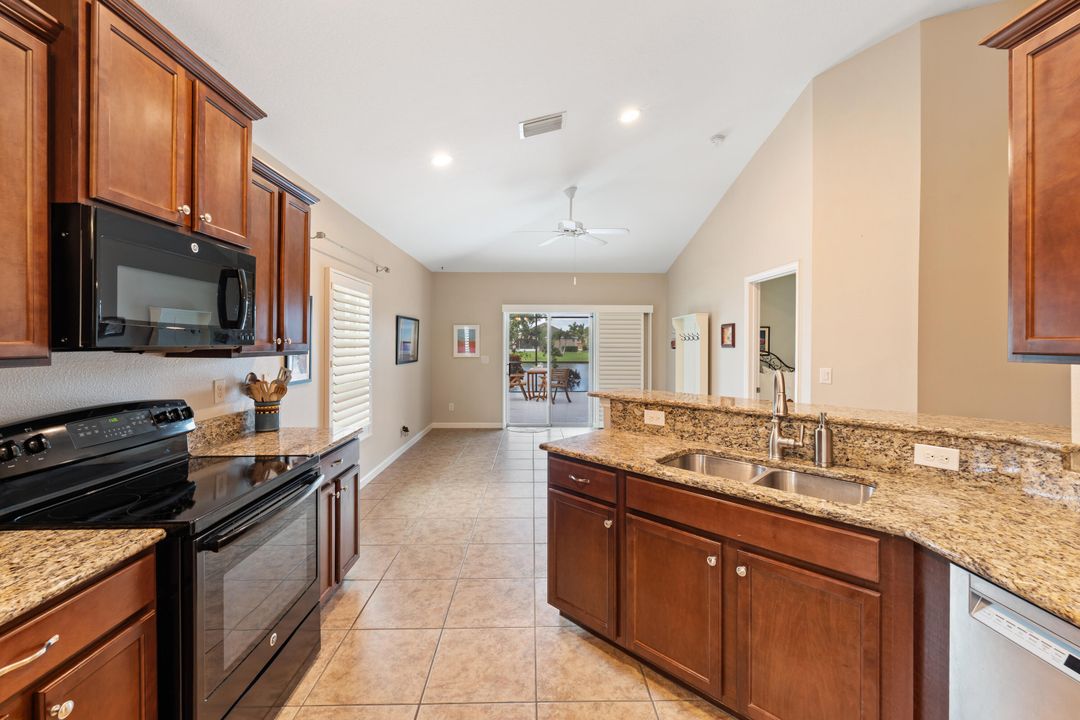 For Sale: $450,000 (4 beds, 2 baths, 1883 Square Feet)