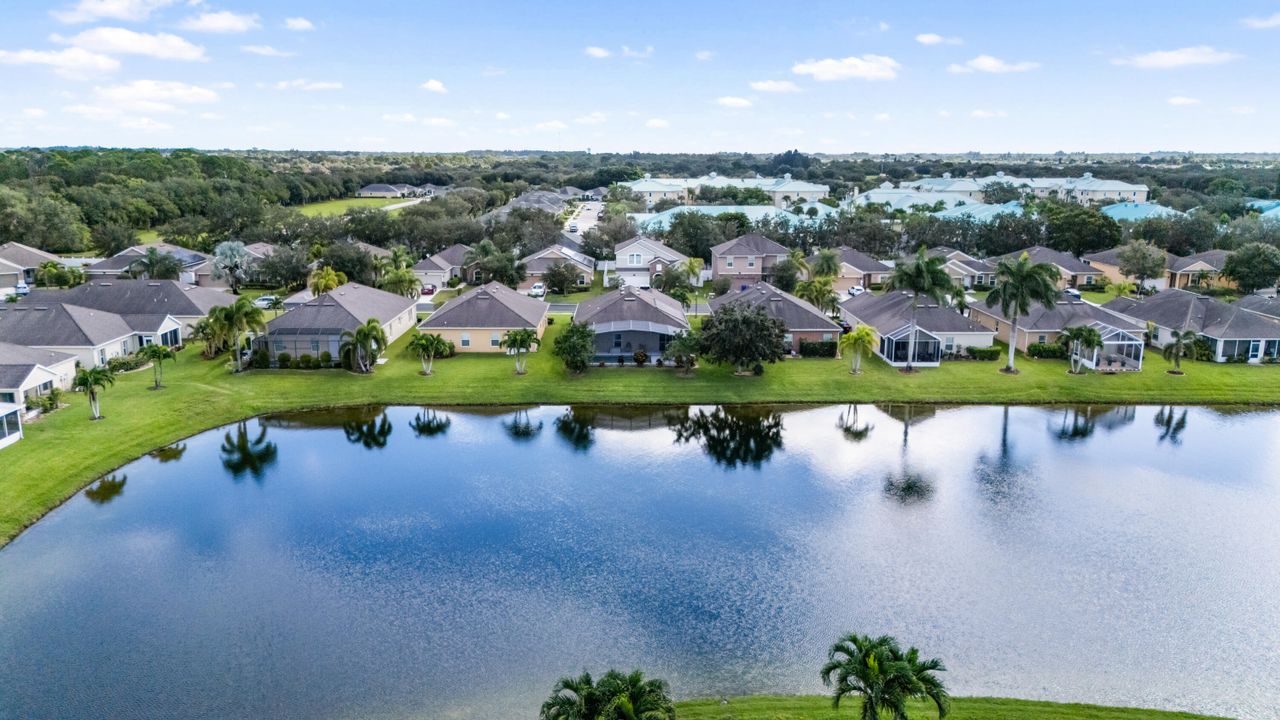 For Sale: $450,000 (4 beds, 2 baths, 1883 Square Feet)