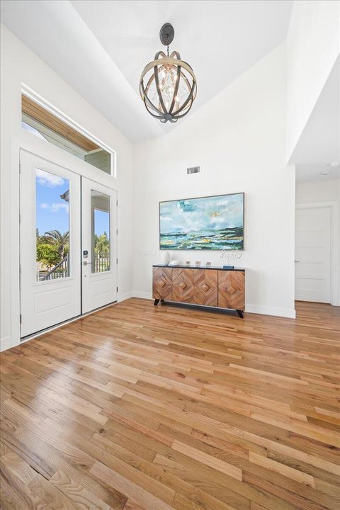 待售: $5,200,000 (8 贝兹, 6 浴室, 5452 平方英尺)