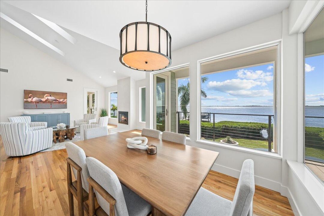 待售: $5,200,000 (8 贝兹, 6 浴室, 5452 平方英尺)