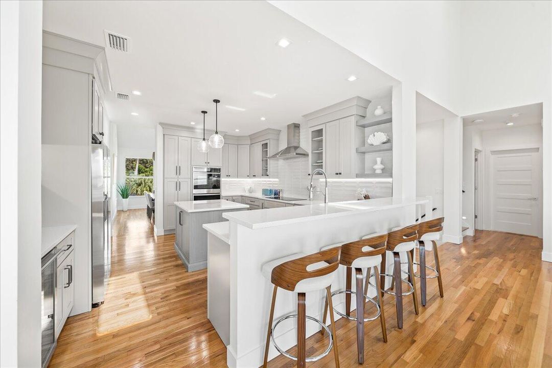 待售: $5,200,000 (8 贝兹, 6 浴室, 5452 平方英尺)