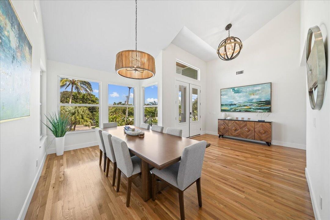 待售: $5,200,000 (8 贝兹, 6 浴室, 5452 平方英尺)