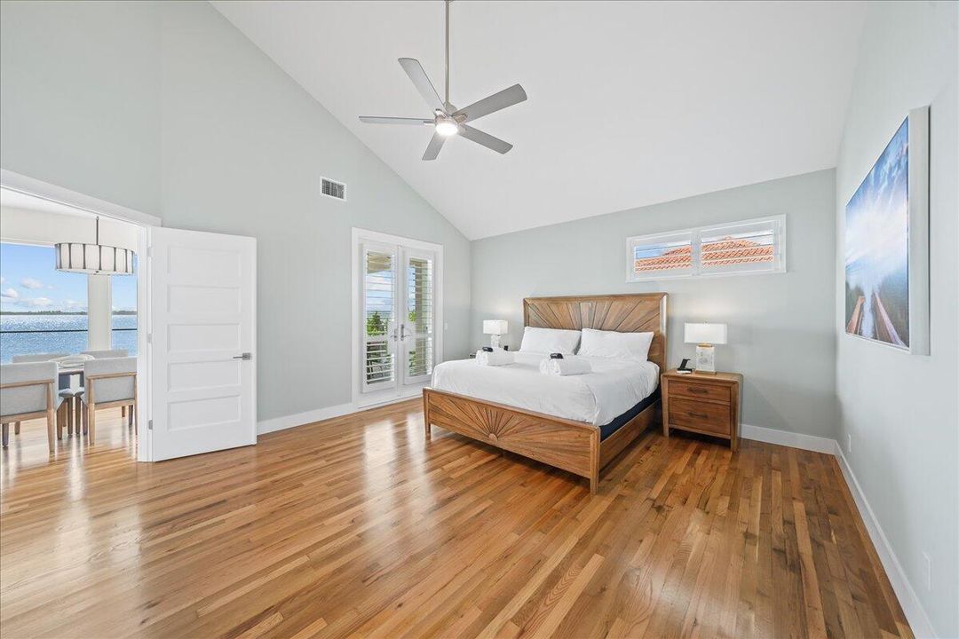 待售: $5,200,000 (8 贝兹, 6 浴室, 5452 平方英尺)