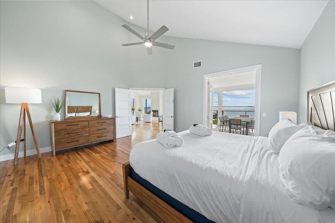 待售: $5,200,000 (8 贝兹, 6 浴室, 5452 平方英尺)