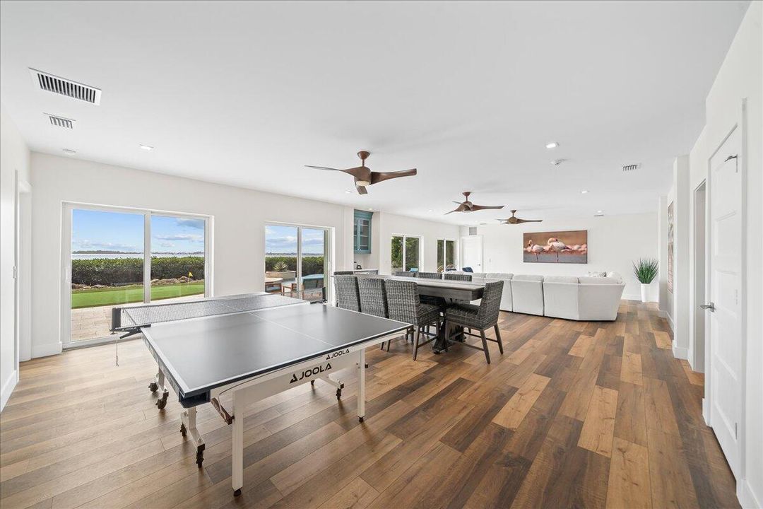 待售: $5,200,000 (8 贝兹, 6 浴室, 5452 平方英尺)