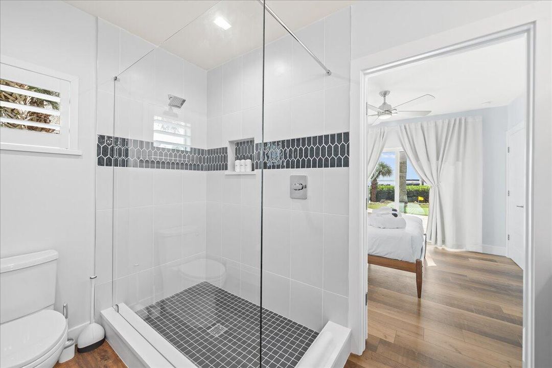 待售: $5,200,000 (8 贝兹, 6 浴室, 5452 平方英尺)