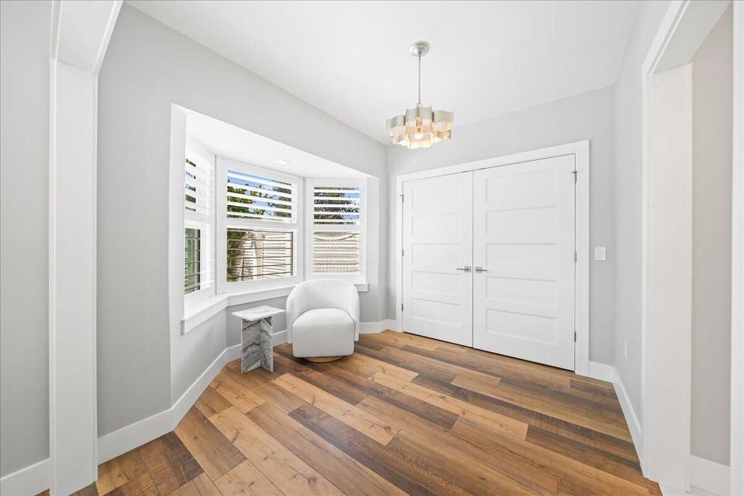 待售: $5,200,000 (8 贝兹, 6 浴室, 5452 平方英尺)