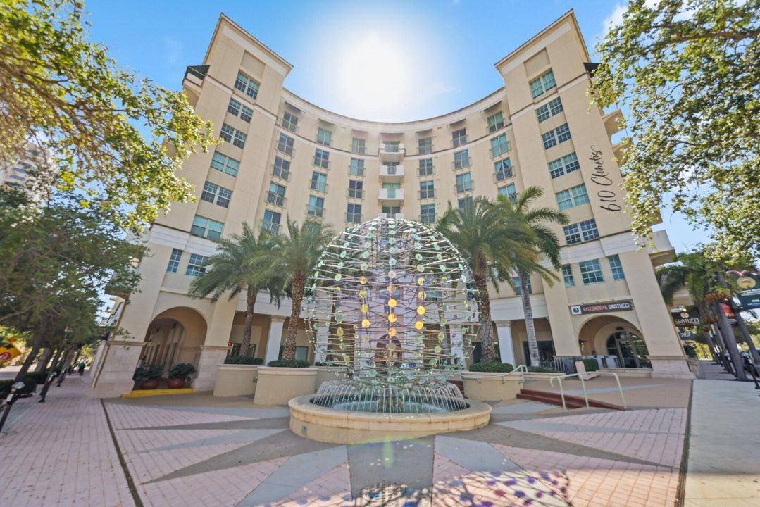 En Venta: $670,000 (3 camas, 3 baños, 2033 Pies cuadrados)