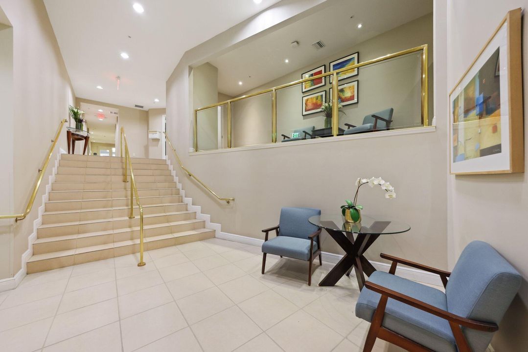 En Venta: $670,000 (3 camas, 3 baños, 2033 Pies cuadrados)