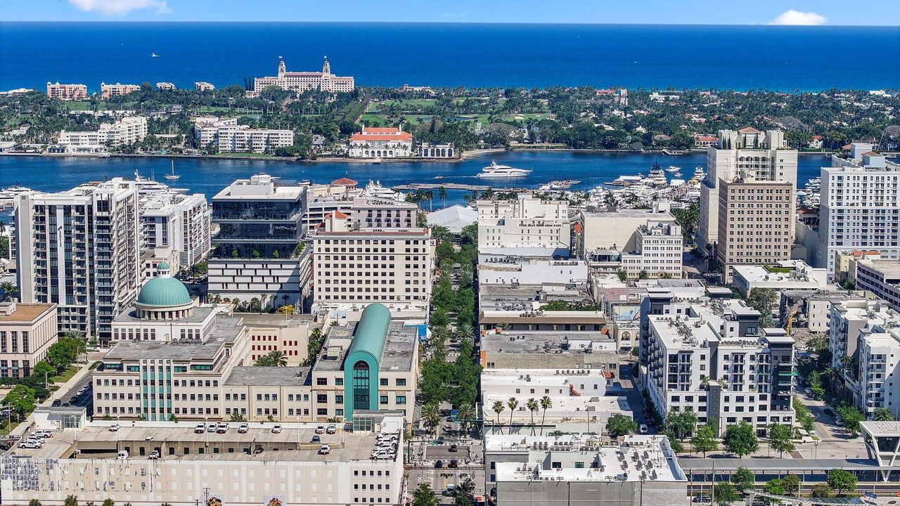 En Venta: $670,000 (3 camas, 3 baños, 2033 Pies cuadrados)