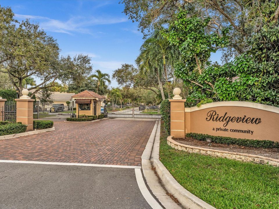 Activo con contrato: $799,000 (4 camas, 2 baños, 2743 Pies cuadrados)