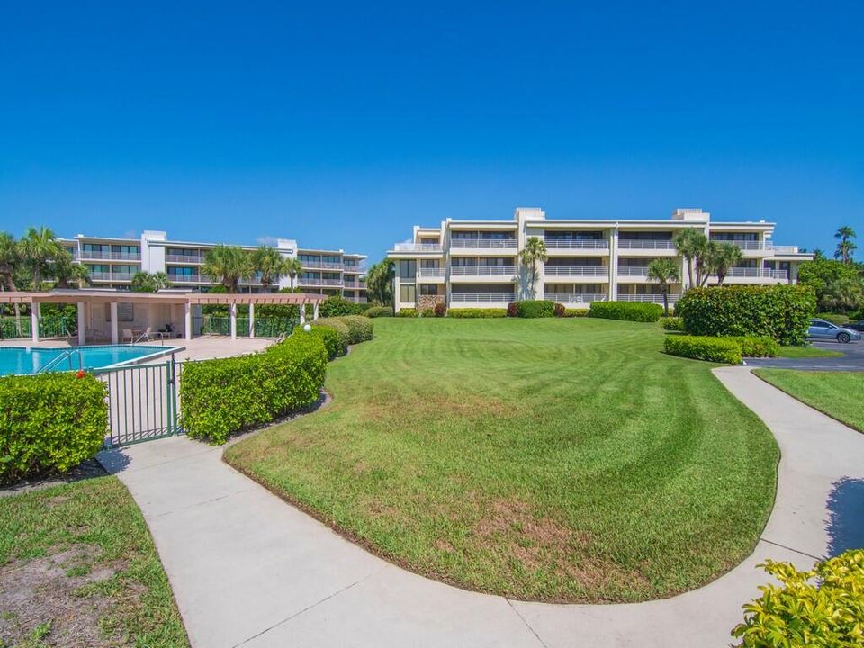 For Sale: $887,500 (2 beds, 2 baths, 1632 Square Feet)