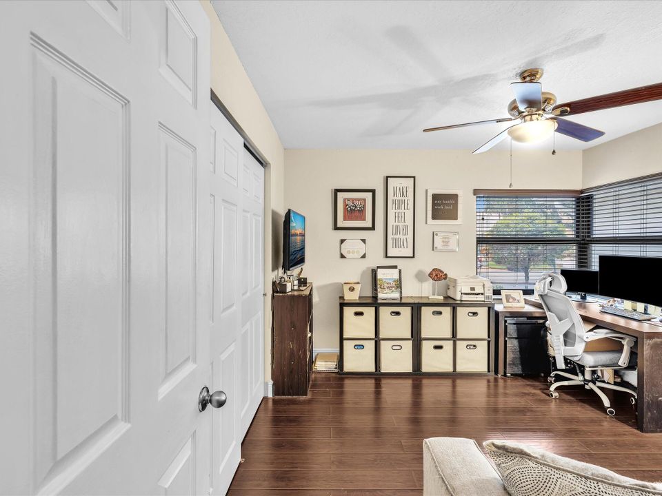 Activo con contrato: $799,000 (4 camas, 2 baños, 2743 Pies cuadrados)