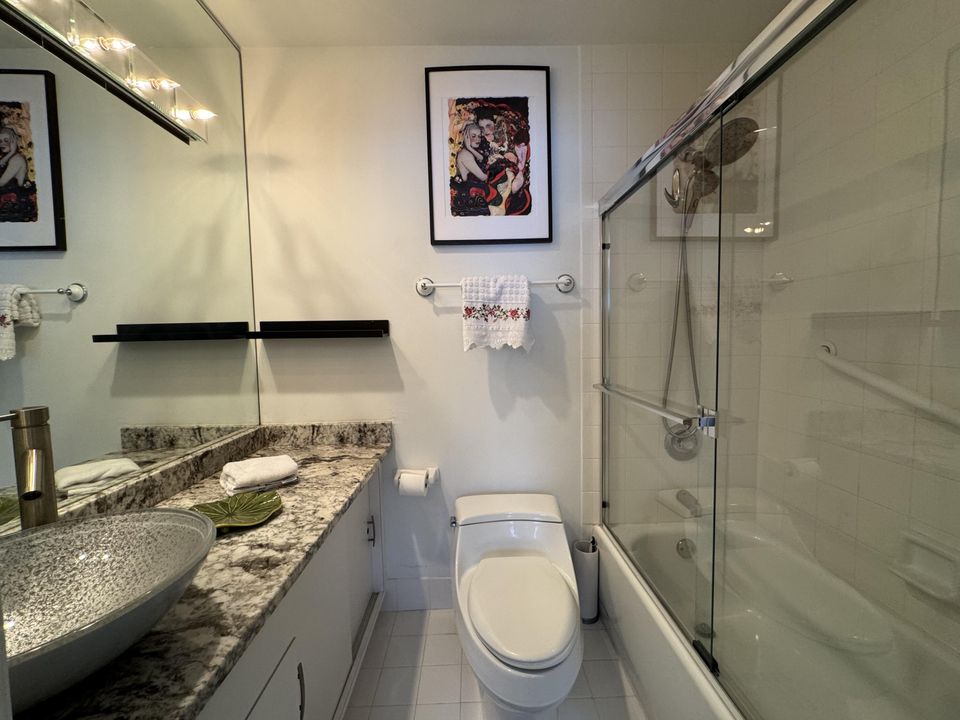 En Venta: $579,900 (3 camas, 3 baños, 2411 Pies cuadrados)