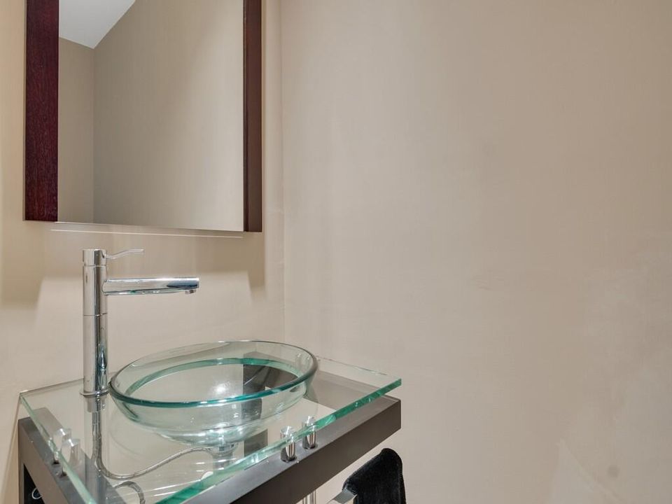 For Sale: $887,500 (2 beds, 2 baths, 1632 Square Feet)