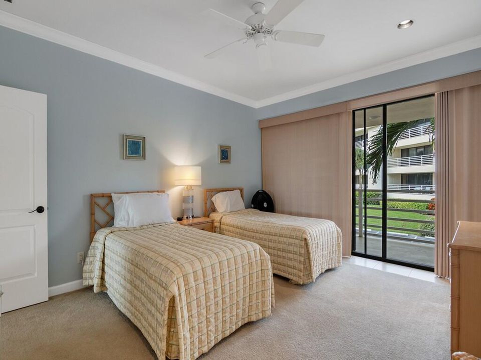 For Sale: $887,500 (2 beds, 2 baths, 1632 Square Feet)