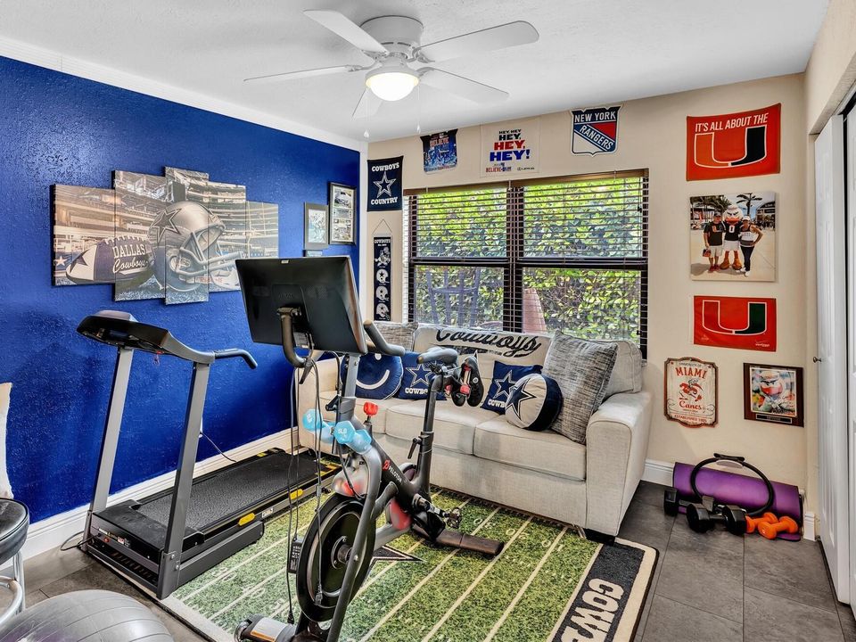 Activo con contrato: $799,000 (4 camas, 2 baños, 2743 Pies cuadrados)