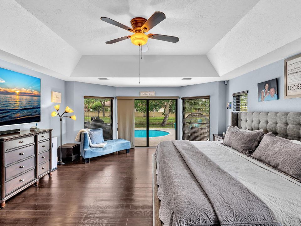 Activo con contrato: $799,000 (4 camas, 2 baños, 2743 Pies cuadrados)