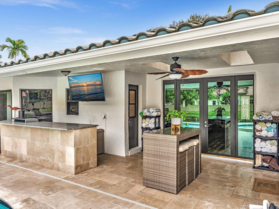 Activo con contrato: $799,000 (4 camas, 2 baños, 2743 Pies cuadrados)