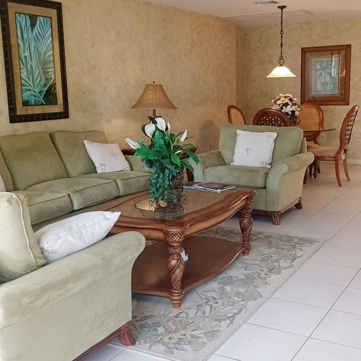 出租: $1,750 (1 贝兹, 1 浴室, 550 平方英尺)