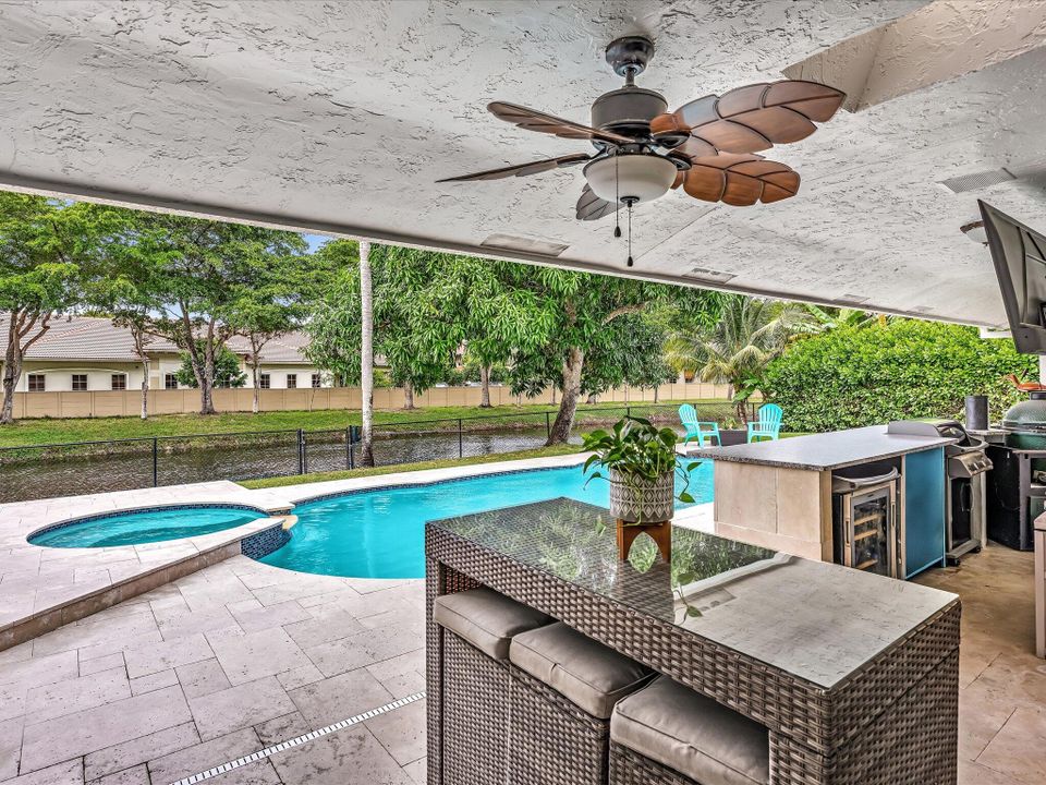 Activo con contrato: $799,000 (4 camas, 2 baños, 2743 Pies cuadrados)