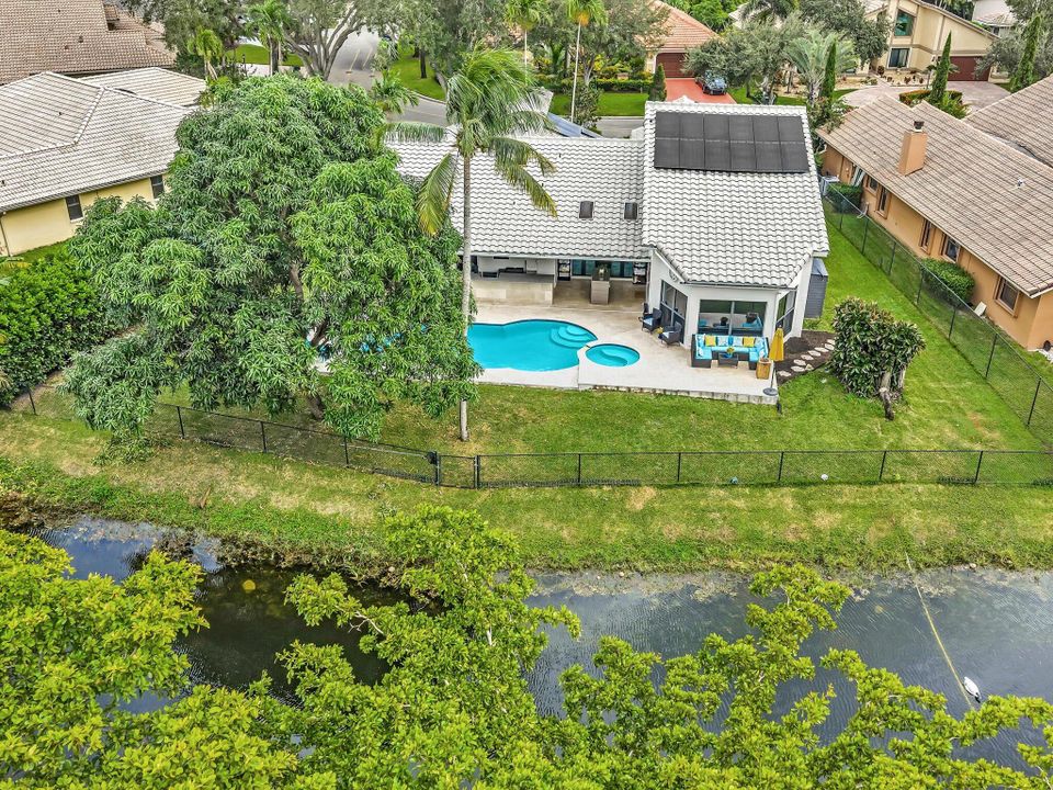 Activo con contrato: $799,000 (4 camas, 2 baños, 2743 Pies cuadrados)