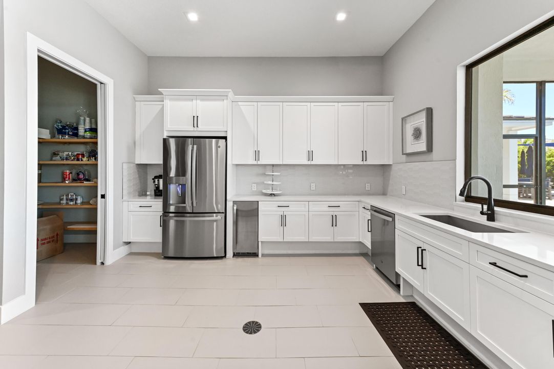 待售: $919,900 (5 贝兹, 3 浴室, 2844 平方英尺)