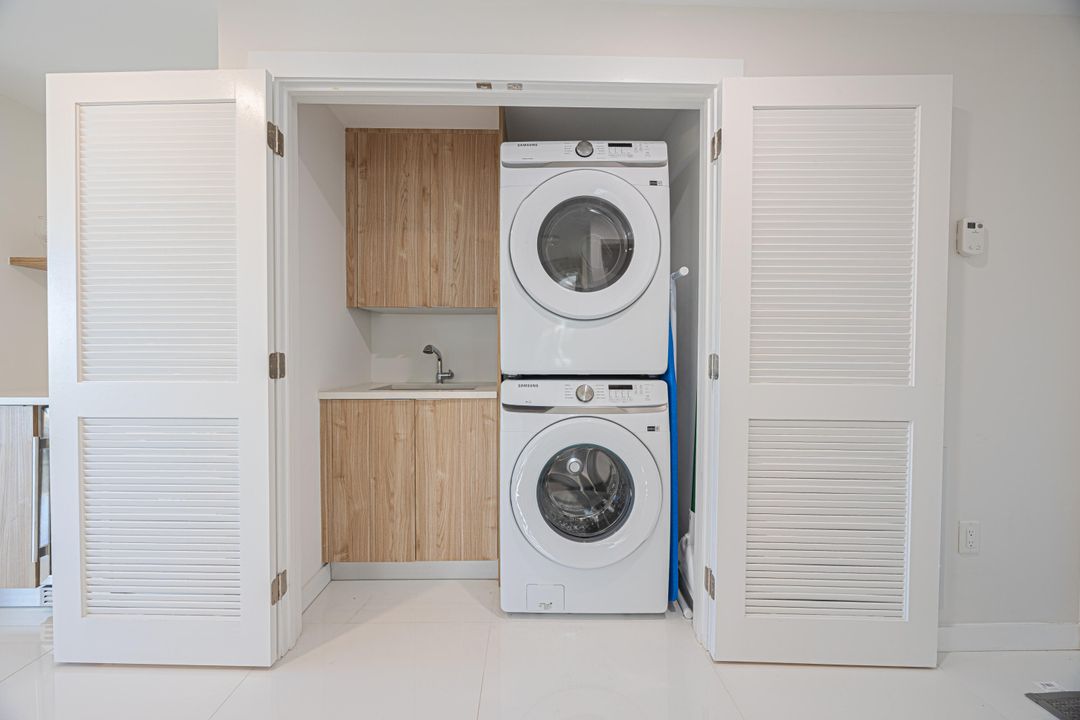 Active With Contract: $3,500 (2 beds, 2 baths, 1683 Square Feet)