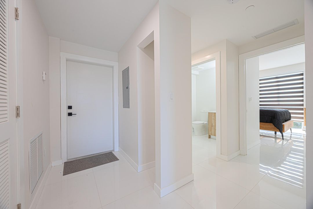 Active With Contract: $3,500 (2 beds, 2 baths, 1683 Square Feet)