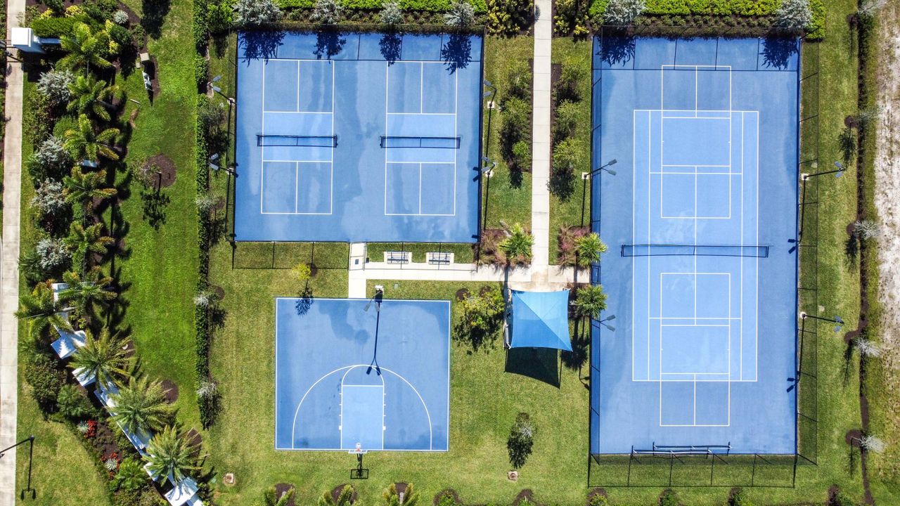 待售: $919,900 (5 贝兹, 3 浴室, 2844 平方英尺)