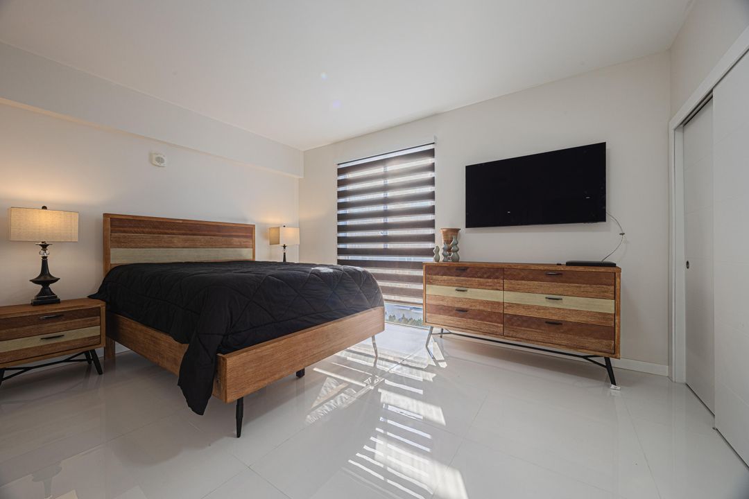 Active With Contract: $3,500 (2 beds, 2 baths, 1683 Square Feet)