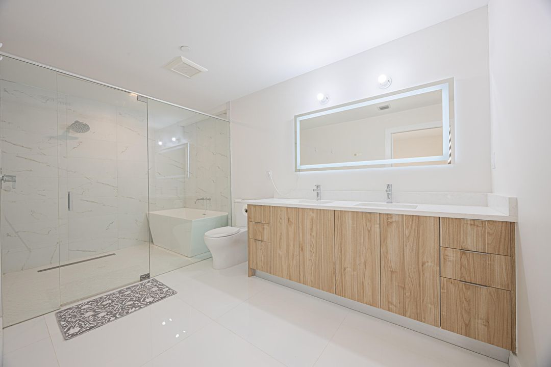 Active With Contract: $3,500 (2 beds, 2 baths, 1683 Square Feet)