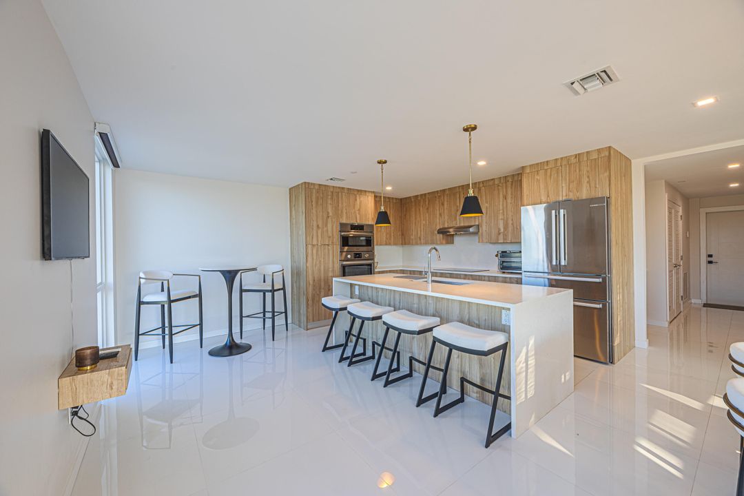 Active With Contract: $3,500 (2 beds, 2 baths, 1683 Square Feet)