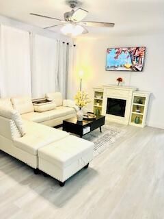 待售: $780,000 (0 贝兹, 0 浴室, 2296 平方英尺)