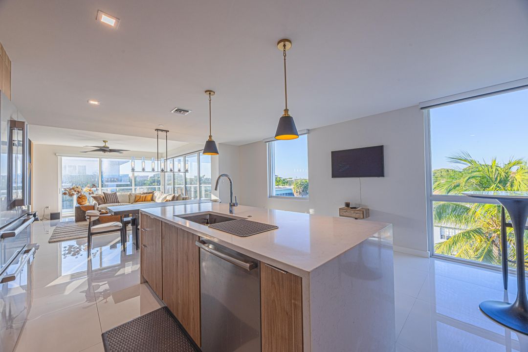 Active With Contract: $3,500 (2 beds, 2 baths, 1683 Square Feet)