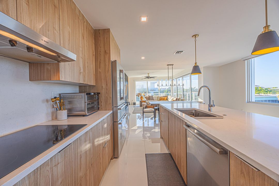 Active With Contract: $3,500 (2 beds, 2 baths, 1683 Square Feet)