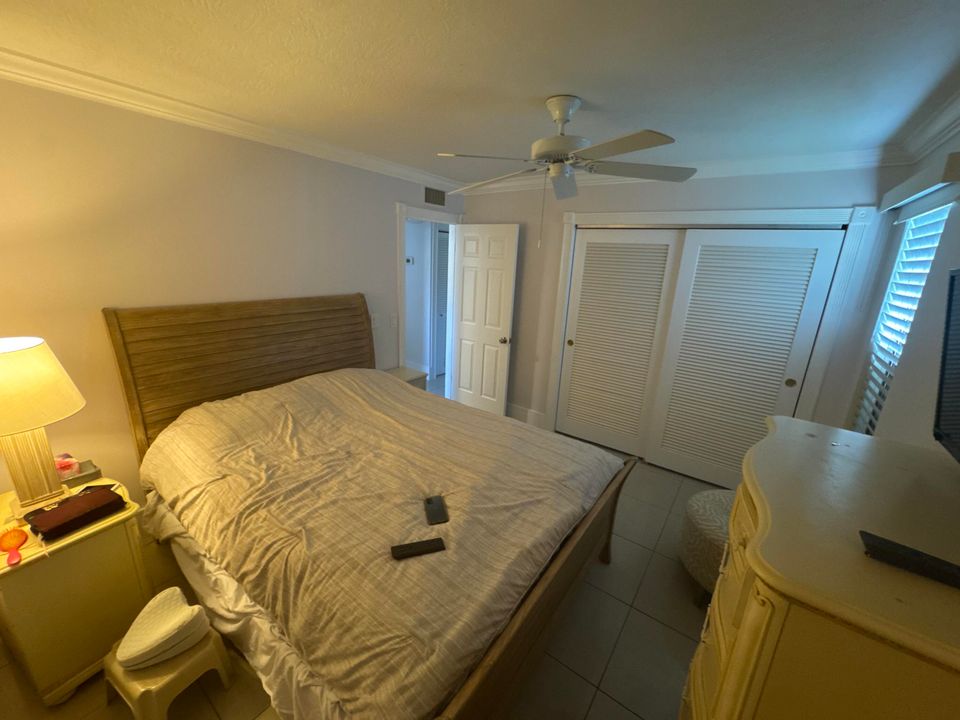 На продажу: $220,000 (2 спален, 2 ванн, 887 Квадратных фут)