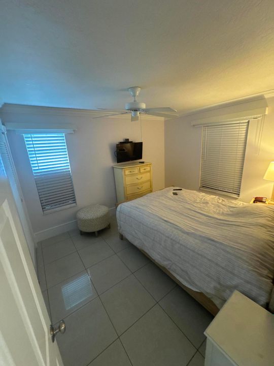 На продажу: $220,000 (2 спален, 2 ванн, 887 Квадратных фут)