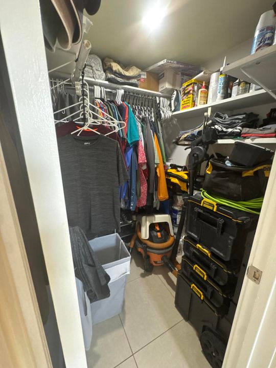 На продажу: $220,000 (2 спален, 2 ванн, 887 Квадратных фут)