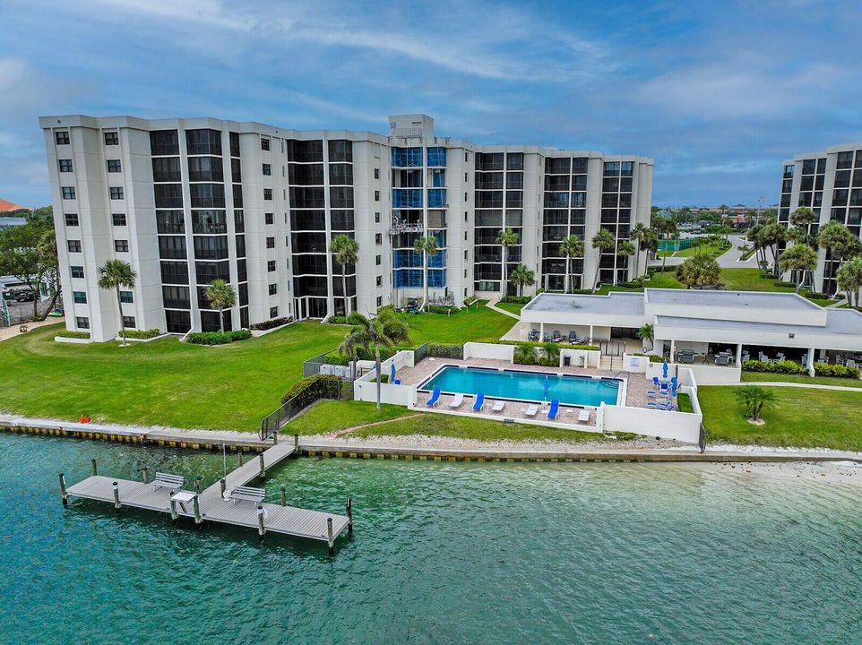 En Venta: $779,000 (3 camas, 3 baños, 1848 Pies cuadrados)