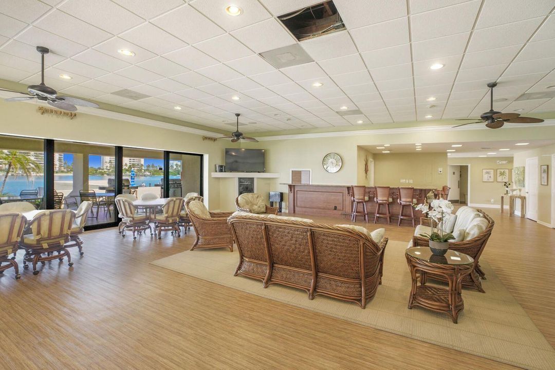 En Venta: $779,000 (3 camas, 3 baños, 1848 Pies cuadrados)