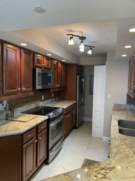 For Rent: $5,100 (2 beds, 2 baths, 1524 Square Feet)