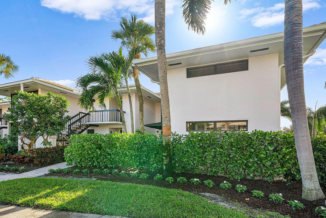 For Sale: $590,000 (2 beds, 2 baths, 1737 Square Feet)