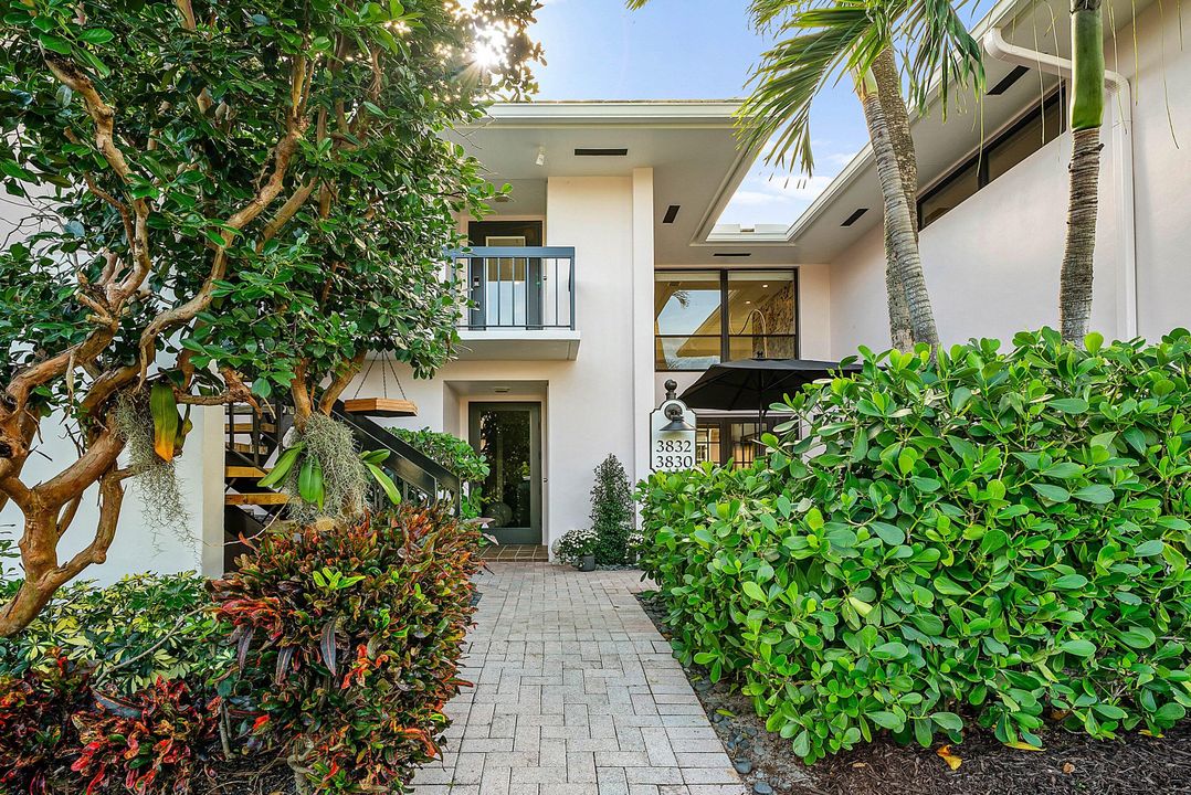 For Sale: $590,000 (2 beds, 2 baths, 1737 Square Feet)