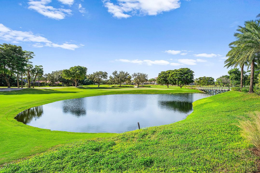 For Sale: $590,000 (2 beds, 2 baths, 1737 Square Feet)