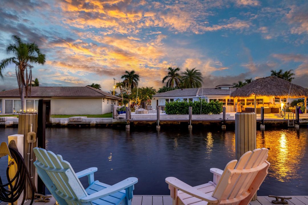 For Sale: $2,800,000 (3 beds, 2 baths, 2059 Square Feet)