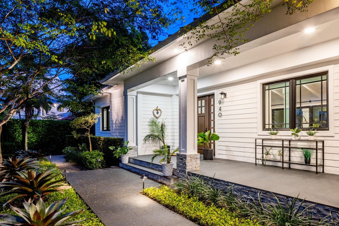 For Sale: $2,800,000 (3 beds, 2 baths, 2059 Square Feet)