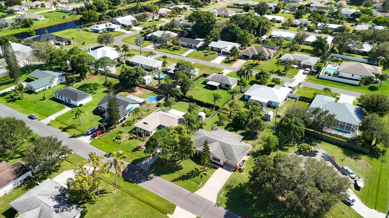 合同活跃: $343,000 (3 贝兹, 2 浴室, 1438 平方英尺)