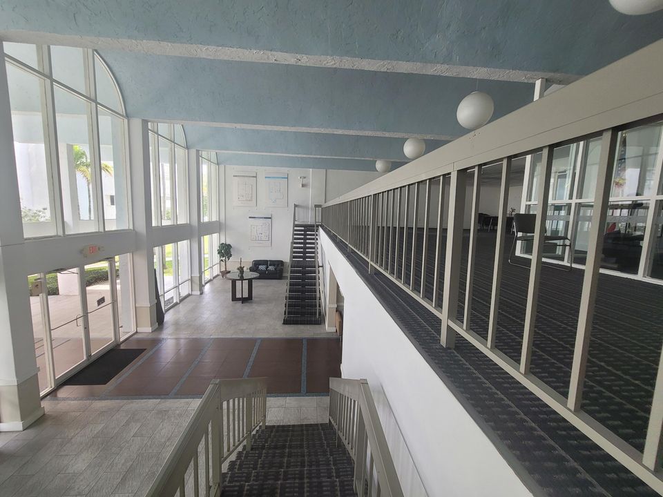 For Rent: $1,850 (2 beds, 2 baths, 1036 Square Feet)